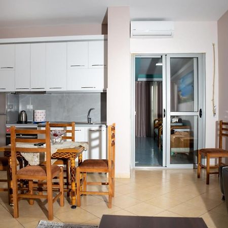 Vlorë Colombo'S Apartment מראה חיצוני תמונה