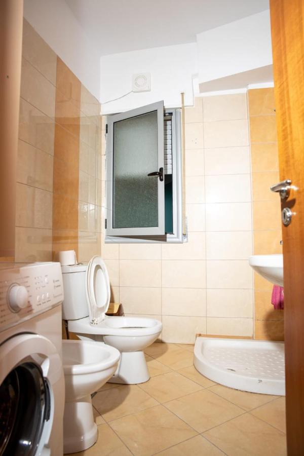 Vlorë Colombo'S Apartment מראה חיצוני תמונה